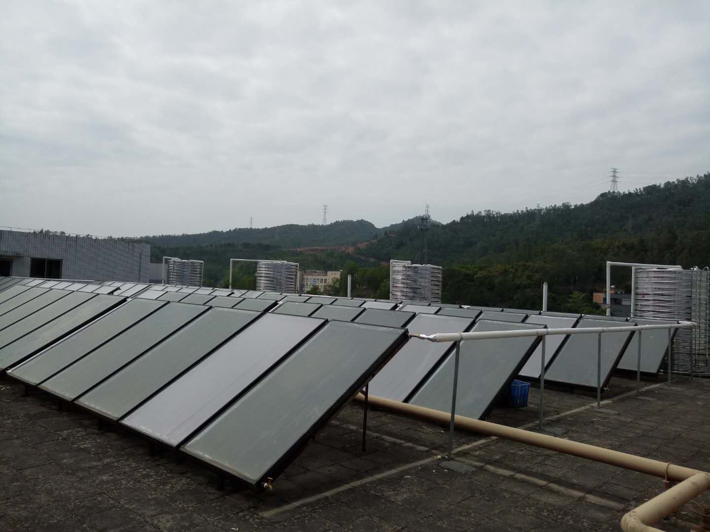 太陽能熱水器