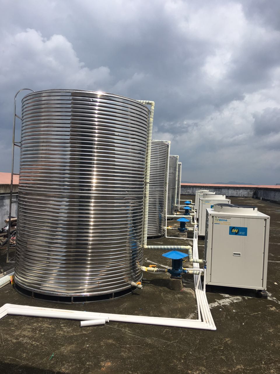 空氣能熱水器