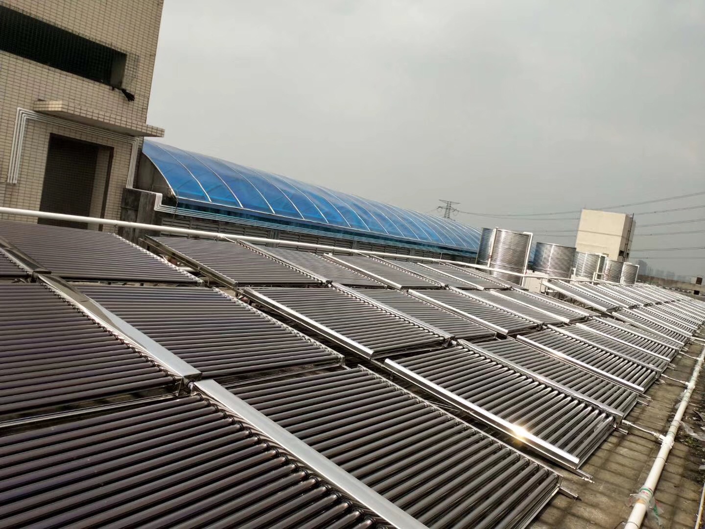 太陽能真空管集熱器
